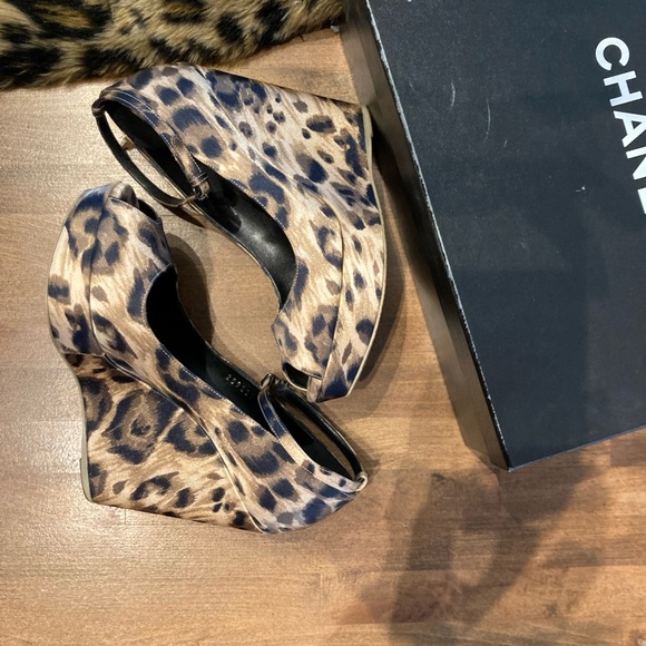Stella McCartney leopard wedge ankle strap heel wedge 38 8 7.5 peep toe pin up - Picture 11 of 16